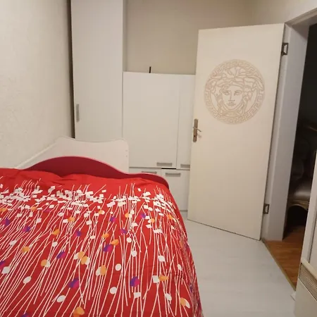 Apartment Red *